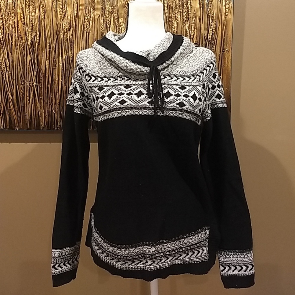 Maurices brand black and white sparkle sweater